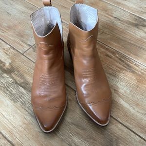 Anthropology GeeWawa camel color Leather ankle boots with side slits